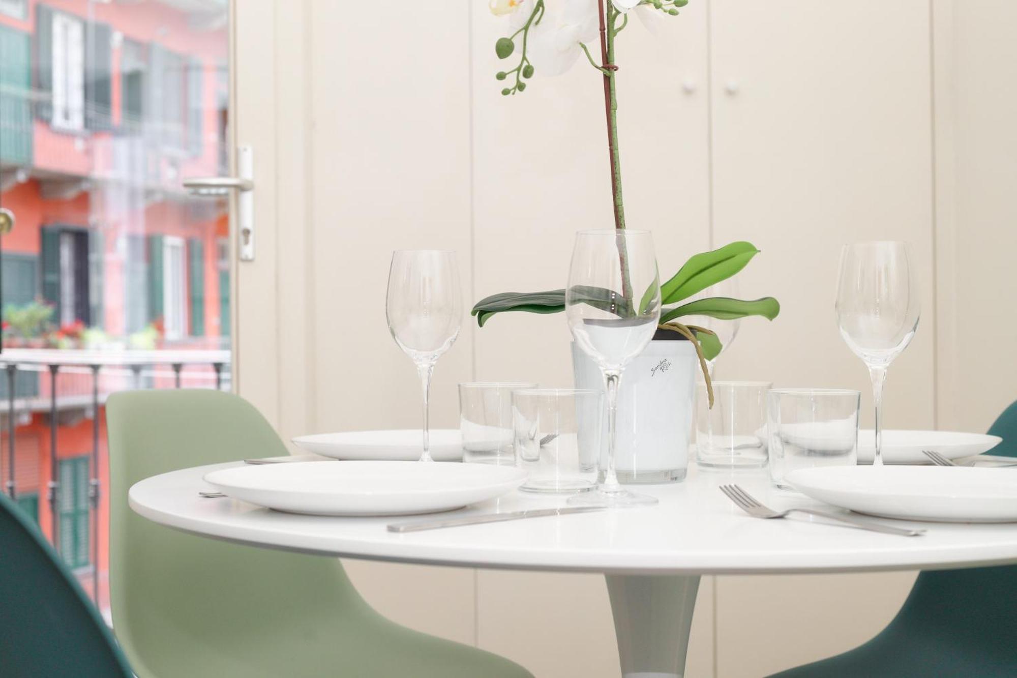 Fara 33 Cozy Flat In District Milaan